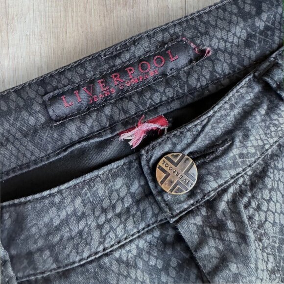 LIVERPOOL Black Gray Snake Python Print Stretch Denim Skinny Jeans Pants 10 12 - Picture 4 of 6